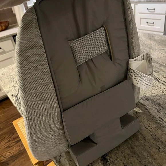 Uppababy snug seat infant insert - Gray Seat Liner - Picture 3 of 4